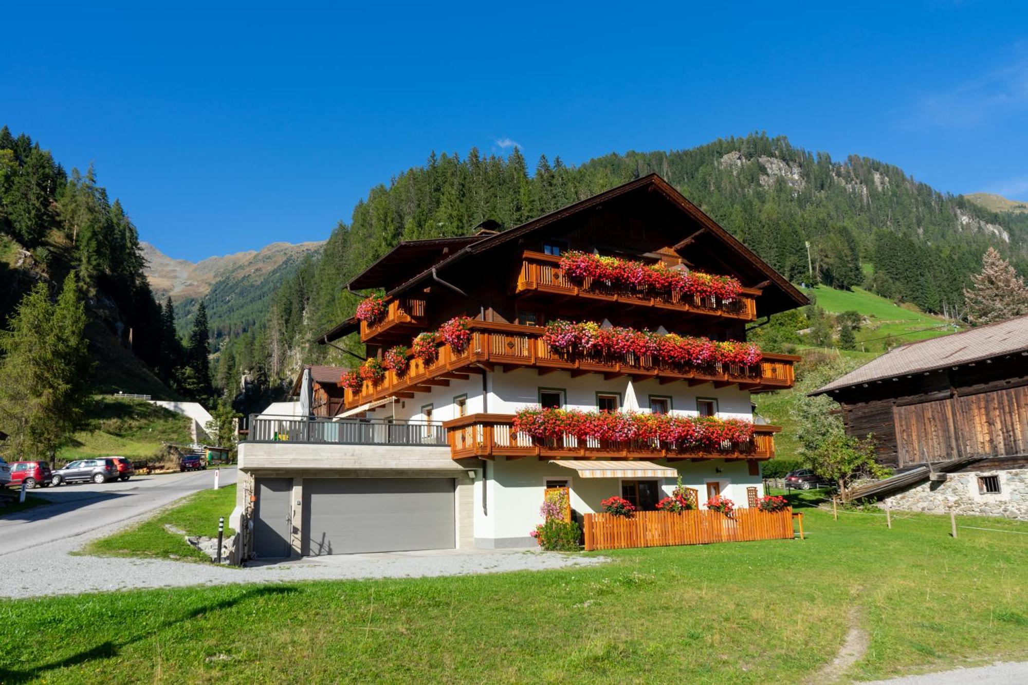 Gaestehaus Berger Sankt Jakob in Defereggen Esterno foto